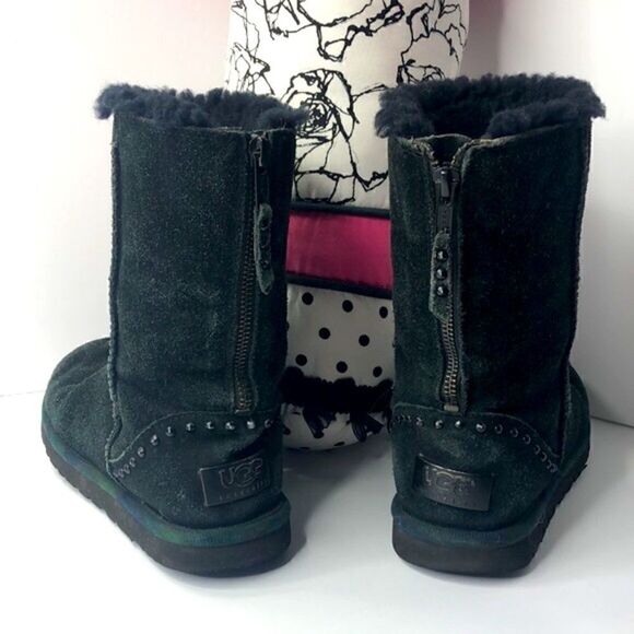UGG Classic Short Black Boots - Picture 5 of 10